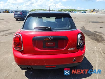 Zdjęcie 6 z 12 samochodu: 2021 MINI COOPER VIN:WMWXU7C00M2N01548 - miniatura