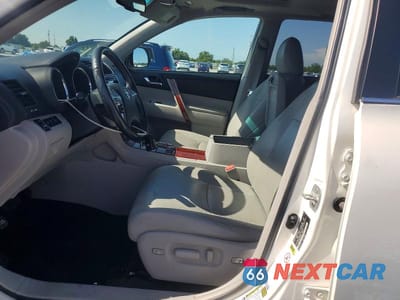 Zdjęcie 7 z 12 samochodu: 2013 TOYOTA HIGHLANDER LIMITED VIN:5TDDK3EH0DS241006 - miniatura