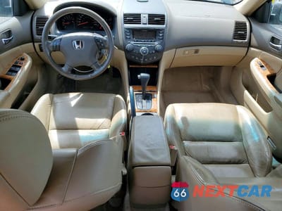 Zdjęcie 8 z 12 samochodu: 2004 HONDA ACCORD EX VIN:1HGCM56644A807326 - miniatura