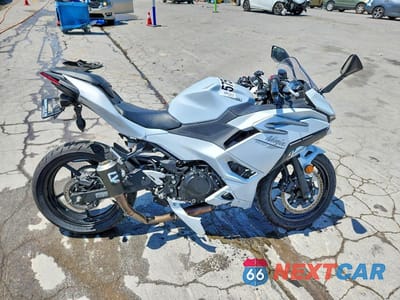 2025 KAWASAKI EX500 H ML5EXGH13SDA56756 - główne zdjęcie licytacji z USA - miniatura