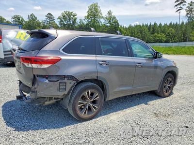 Trzecie zdjęcie samochodu z tyłu: 2017 TOYOTA HIGHLANDER LE PLUS VIN:5TDBZRFH2HS378555 - miniatura