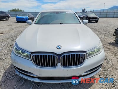 Piąte zdjęcie samochodu w środku: 2016 BMW 750 XI VIN:WBA7F2C5XGG418922 - miniatura