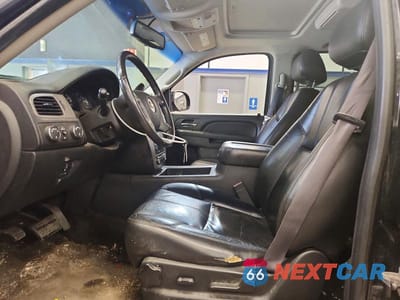 Zdjęcie 7 z 13 samochodu: 2011 CHEVROLET SUBURBAN K1500 LT VIN:1GNSKJE38BR270207 - miniatura