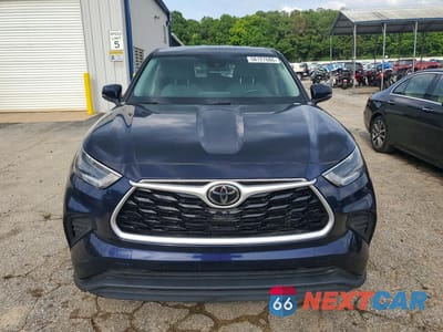 Piąte zdjęcie samochodu w środku: 2021 TOYOTA HIGHLANDER L VIN:5TDCZRAH0MS531777 - miniatura