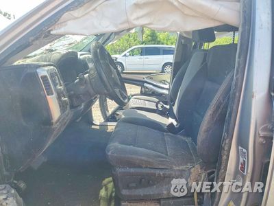 Zdjęcie 7 z 12 samochodu: 2018 CHEVROLET SILVERADO K1500 LT VIN:3GCUKREC6JG413430 - miniatura