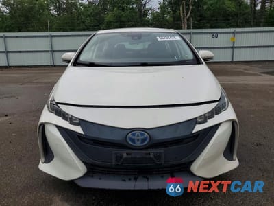 Piąte zdjęcie samochodu w środku: 2020 TOYOTA PRIUS PRIME XLE VIN:JTDKARFP1L3126451 - miniatura