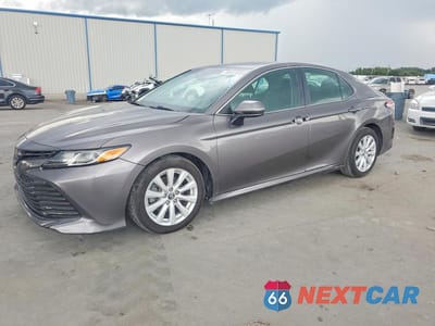 2018 TOYOTA CAMRY LE 4T1B11HK4JU141399 - główne zdjęcie licytacji z USA - miniatura