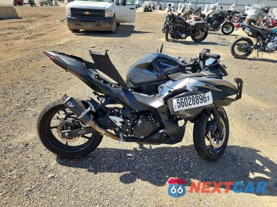 2025 KAWASAKI EX500 A ML5EXGJ10SDA61746 - główne zdjęcie licytacji z USA - miniatura