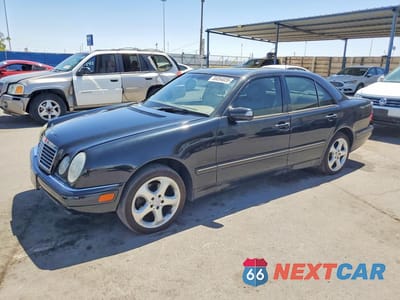2002 MERCEDES-BENZ E 320 4MATIC WDBJF82J62X072000 - główne zdjęcie licytacji z USA - miniatura