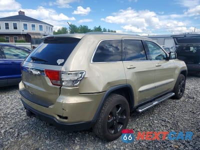 Trzecie zdjęcie samochodu z tyłu: 2011 JEEP GRAND CHEROKEE LAREDO VIN:1J4RR4GG7BC601151 - miniatura