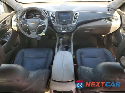 Zdjęcie 8 z 13 samochodu: 2018 CHEVROLET MALIBU LT VIN:1G1ZD5STXJF113137 - miniatura