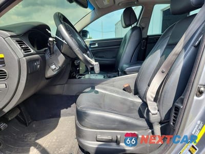 Zdjęcie 7 z 12 samochodu: 2013 HYUNDAI GENESIS 3.8L VIN:KMHGC4DD5DU255358 - miniatura