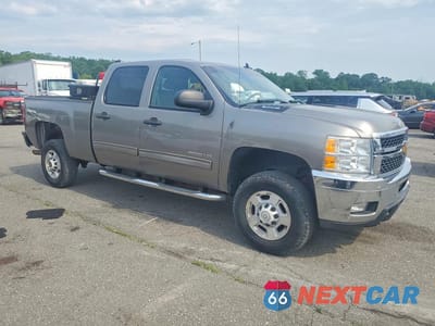 Czwarte zdjęcie samochodu z boku: 2013 CHEVROLET SILVERADO K2500 HEAVY DUTY LT VIN:1GC1KXCG1DF123325 - miniatura