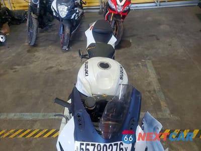 Piąte zdjęcie samochodu w środku: 2024 SUZUKI GSX-R600 VIN:JS1GN7FA2R7100043 - miniatura