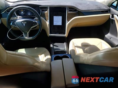Zdjęcie 8 z 12 samochodu: 2015 TESLA MODEL S VIN:5YJSA1E13FF114100 - miniatura