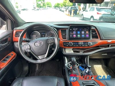 Zdjęcie 9 z 11 samochodu: 2019 TOYOTA HIGHLANDER HYBRID XLE VIN:5TDJGRFHXKS070025 - miniatura
