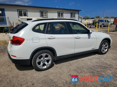 Trzecie zdjęcie samochodu z tyłu: 2015 BMW X1 SDRIVE28I VIN:WBAVM1C53FV317805 - miniatura