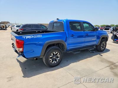 Trzecie zdjęcie samochodu z tyłu: 2017 TOYOTA TACOMA TRD OFF-ROAD VIN:5TFCZ5AN9HX084588 - miniatura