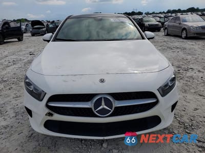 Piąte zdjęcie samochodu w środku: 2019 MERCEDES-BENZ A 220 VIN:WDD3G4EB4KW035429 - miniatura