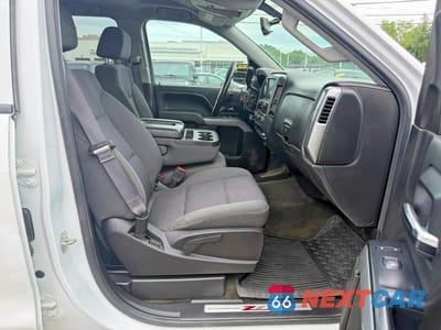 Piąte zdjęcie samochodu w środku: 2016 CHEVROLET SILVERADO K1500 LT VIN:1GCVKREC0GZ404235 - miniatura
