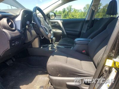 Zdjęcie 7 z 12 samochodu: 2018 TOYOTA RAV4 XLE VIN:2T3RFREV2JW792387 - miniatura
