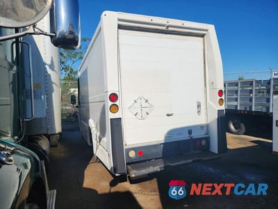 Drugie zdjęcie samochodu z przodu: 2013 ISUZU NPR HD DELIVERY VAN VIN:JALB4T173D7W01327 - miniatura