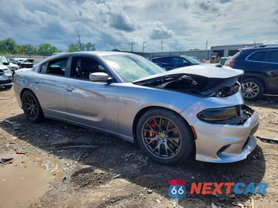 Czwarte zdjęcie samochodu z boku: 2015 DODGE CHARGER SRT 392 VIN:2C3CDXEJ2FH905490 - miniatura