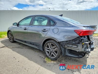 Drugie zdjęcie samochodu z przodu: 2021 KIA FORTE GT LINE VIN:3KPF34AD0ME297133 - miniatura