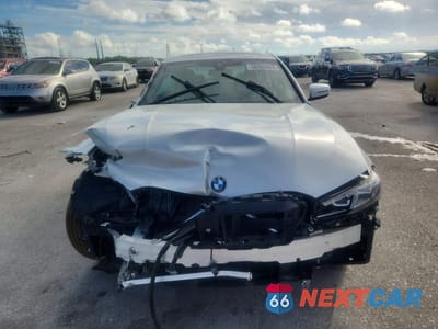 Piąte zdjęcie samochodu w środku: 2025 BMW 330I VIN:3MW69CW07S8F58698 - miniatura