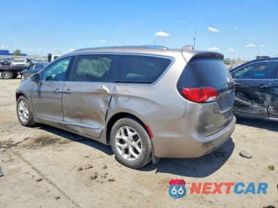 Drugie zdjęcie samochodu z przodu: 2017 CHRYSLER PACIFICA VIN:2C4RC1EG5HR695605 - miniatura