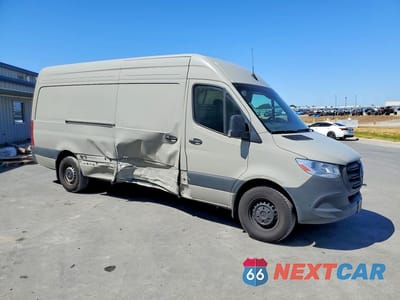 Czwarte zdjęcie samochodu z boku: 2024 MERCEDES BENZ SPRINTER 2500 DELIVERY VAN VIN:W1Y4KCHY1RT180930 - miniatura