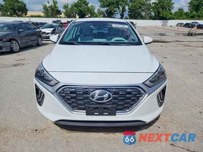 Piąte zdjęcie samochodu w środku: 2020 HYUNDAI IONIQ SE VIN:KMHC75LCXLU201988 - miniatura