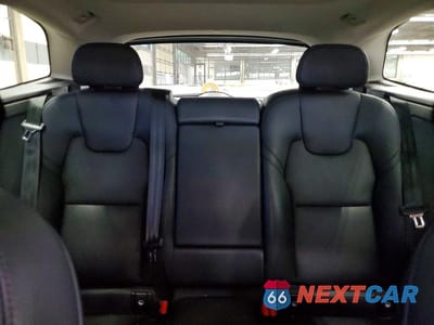 Zdjęcie 10 z 13 samochodu: 2023 VOLVO XC60 PLUS VIN:YV4L12RE1P1266018 - miniatura