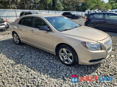 Czwarte zdjęcie samochodu z boku: 2010 CHEVROLET MALIBU LS VIN:1G1ZB5EB4AF251541 - miniatura