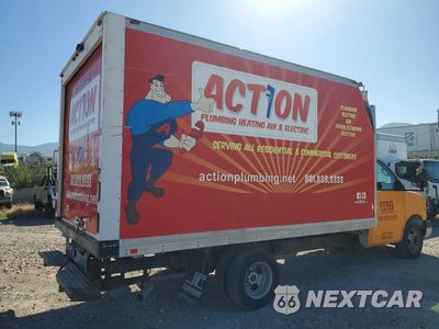 Trzecie zdjęcie samochodu z tyłu: 2015 GMC SAVANA CUT - BOX TRUCK VIN:1GD373CG3F1131442 - miniatura
