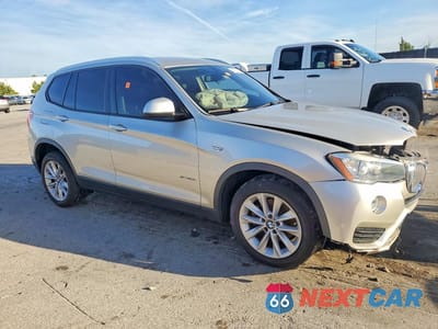 Czwarte zdjęcie samochodu z boku: 2016 BMW X3 SDRIVE28I VIN:5UXWZ7C59G0R32349 - miniatura