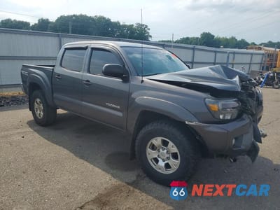 Czwarte zdjęcie samochodu z boku: 2015 TOYOTA TACOMA V6 VIN:3TMLU4EN6FM178661 - miniatura