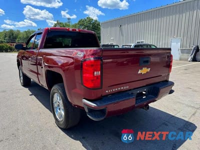 Drugie zdjęcie samochodu z przodu: 2017 CHEVROLET SILVERADO K1500 LT VIN:1GCVKREC7HZ117671 - miniatura