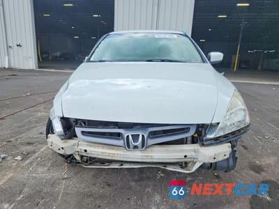 Piąte zdjęcie samochodu w środku: 2004 HONDA ACCORD LX VIN:1HGCM66304A036925 - miniatura