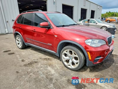 Czwarte zdjęcie samochodu z boku: 2013 BMW X5 XDRIVE35I VIN:5UXZV4C57DL992910 - miniatura