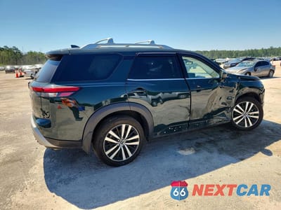 Trzecie zdjęcie samochodu z tyłu: 2023 NISSAN PATHFINDER PLATINUM VIN:5N1DR3DJ1PC240206 - miniatura