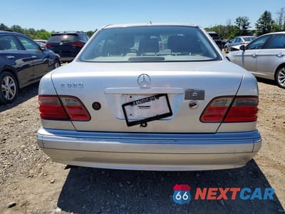 Zdjęcie 6 z 12 samochodu: 2000 MERCEDES-BENZ E 320 VIN:WDBJF65J5YB157898 - miniatura