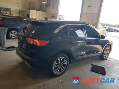Trzecie zdjęcie samochodu z tyłu: 2021 FORD ESCAPE SEL VIN:1FMCU0H61MUA56615 - miniatura