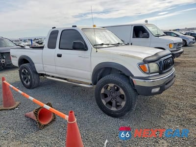 Czwarte zdjęcie samochodu z boku: 2001 TOYOTA TACOMA XTRACAB PRERUNNER VIN:5TESM92N31Z852659 - miniatura