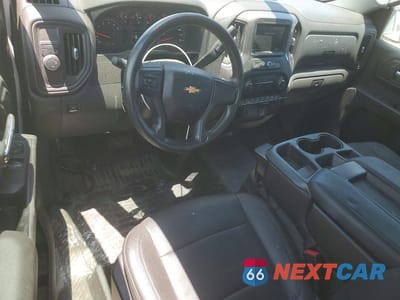 Zdjęcie 8 z 12 samochodu: 2021 CHEVROLET SILVERADO C1500 VIN:3GCNWAEK5MG325068 - miniatura