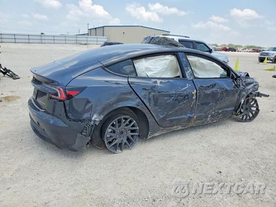 Trzecie zdjęcie samochodu z tyłu: 2024 TESLA MODEL 3 VIN:5YJ3E1EB8RF811638 - miniatura