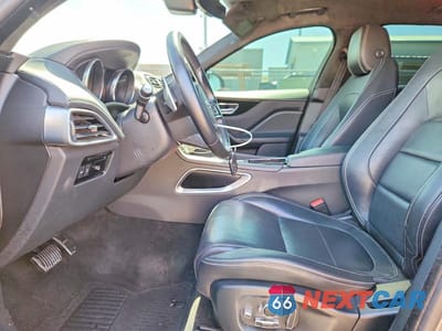 Zdjęcie 7 z 13 samochodu: 2019 JAGUAR F-PACE R - SPORT VIN:SADCL2GX1KA398839 - miniatura