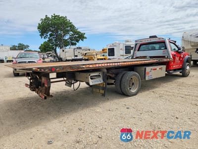 Czwarte zdjęcie samochodu z boku: 2017 FORD F550 SUPER DUTY VIN:1FDUF5GY0HED72599 - miniatura