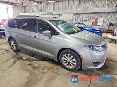 Czwarte zdjęcie samochodu z boku: 2017 CHRYSLER PACIFICA TOURING L VIN:2C4RC1BG3HR539583 - miniatura