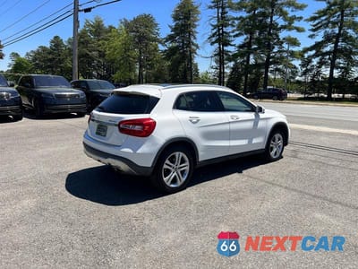 Czwarte zdjęcie samochodu z boku: 2018 MERCEDES-BENZ GLA 250 4MATIC VIN:WDCTG4GB9JJ505418 - miniatura